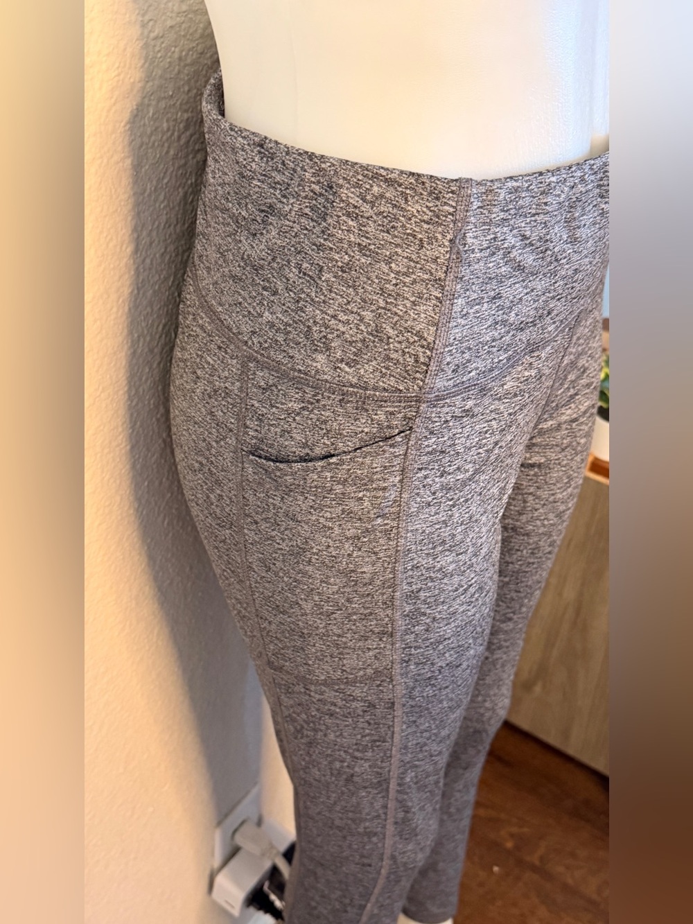 Avia Gray Athletic Runners Leggings with POCKETS